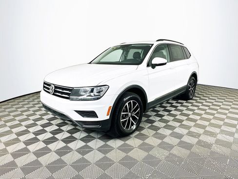 Used 2021 Volkswagen Tiguan SE w/ Panoramic Sunroof Package FWD image 5