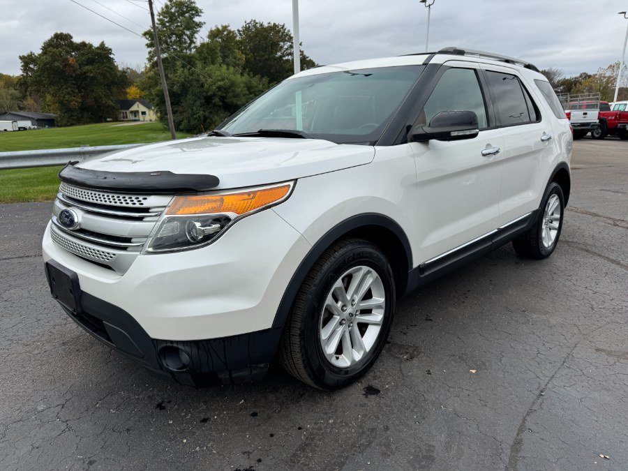 Used 2014 Ford Explorer XLT w/ Equipment Group 202A AWD/4WD image 1