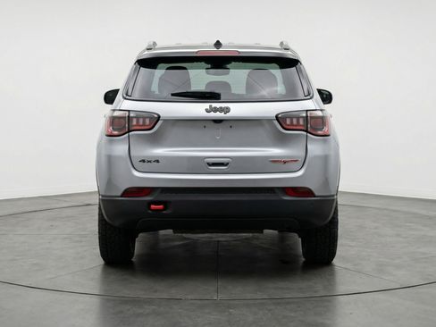 Used 2025 Jeep Compass Trailhawk image 7