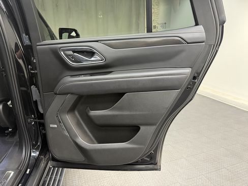 Used 2023 GMC Yukon AT4 w/ AT4 Premium Package AWD/4WD image 16