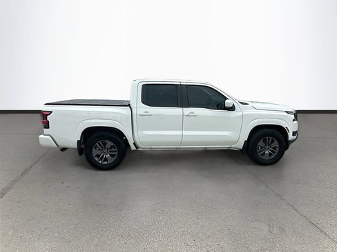 Used 2025 Nissan Frontier SV w/ SV Convenience Package RWD image 8