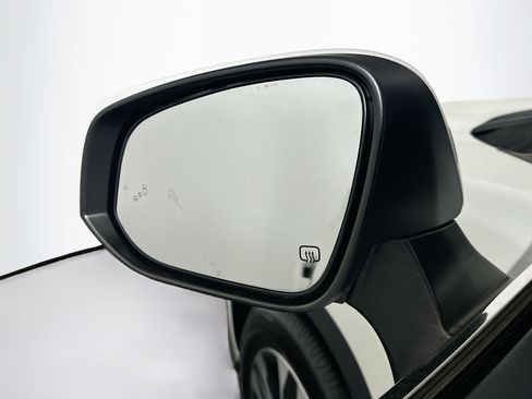 Used 2020 Toyota Highlander XLE image 16