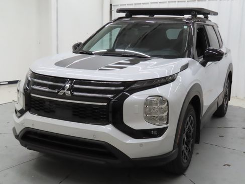 New 2026 Mitsubishi Outlander AWD image 8