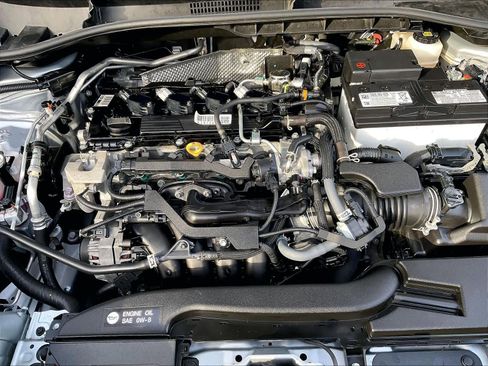 Certified 2024 Toyota Corolla Cross LE image 34