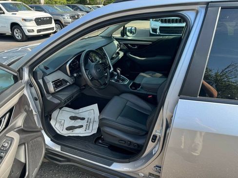 Used 2025 Subaru Outback Onyx Edition AWD/4WD image 3