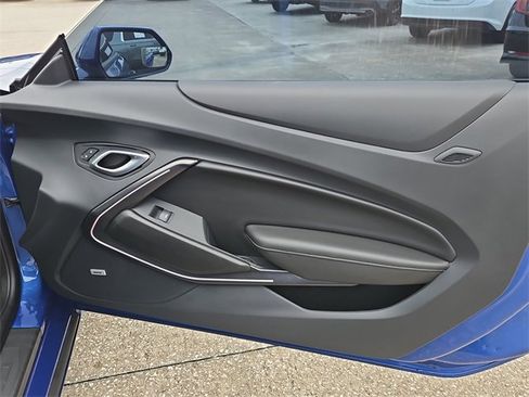 Used 2022 Chevrolet Camaro LT w/ RS Package image 13