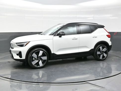 Used 2024 Volvo XC40 Recharge Ultimate w/ Protection Package Premier image 3