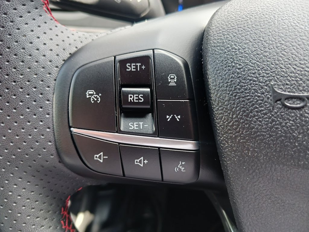 Used 2023 Ford Escape ST-Line w/ Tech Pack #1 AWD/4WD image 18
