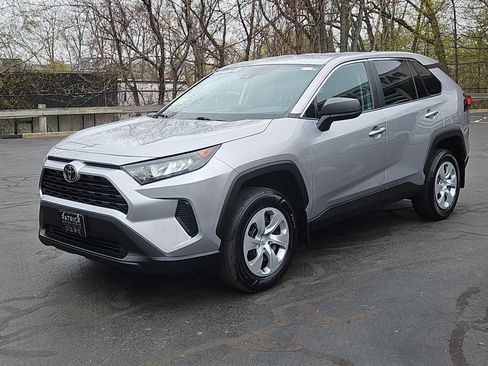 Used 2022 Toyota RAV4 LE AWD/4WD image 17