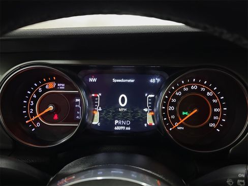 Used 2019 Jeep Wrangler Unlimited Sahara image 21