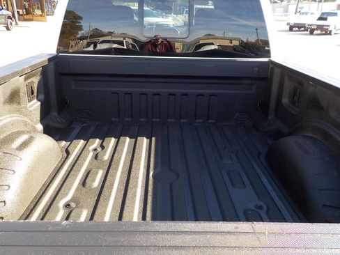 Used 2022 Ford F250 XLT w/ XLT Premium Package image 5