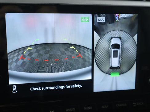 Used 2024 Nissan Pathfinder SL w/ Black Appearance Package image 15