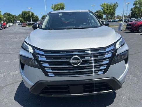 Used 2024 Nissan Rogue S FWD image 2