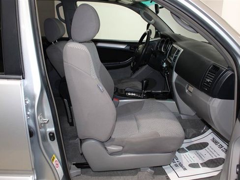 Used 2007 Toyota 4Runner SR5 AWD/4WD image 24