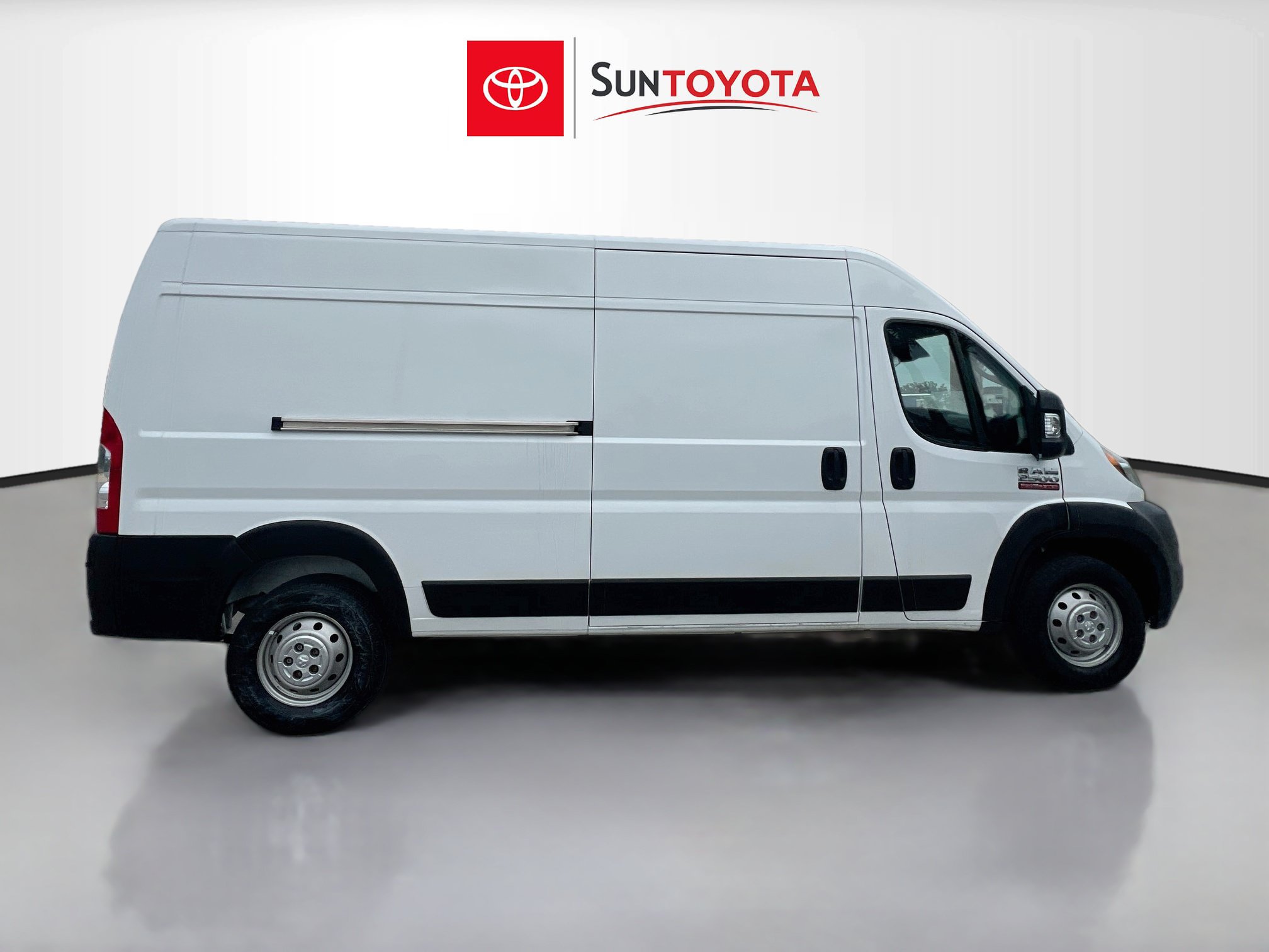 Used 2022 RAM ProMaster 2500 FWD image 2
