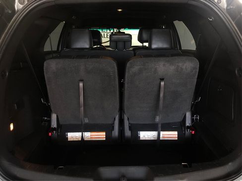Used 2015 Ford Explorer XLT w/ Equipment Group 202A FWD image 11