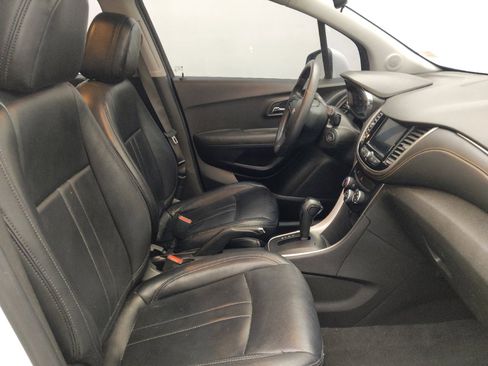 Used 2020 Chevrolet Trax LS FWD image 21