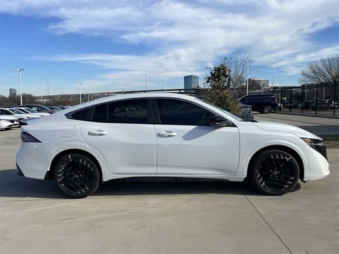 New 2026 Nissan Sentra SR image 3