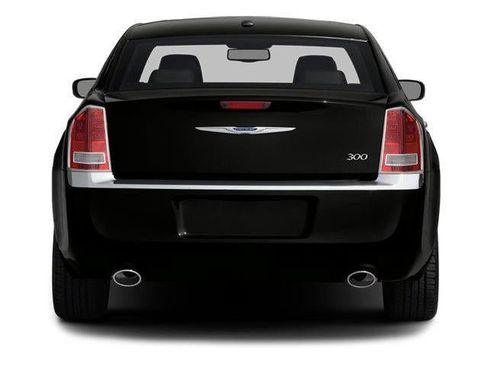 Used 2014 Chrysler 300 RWD image 5
