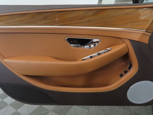 Used 2026 Bentley Continental GTC image 32