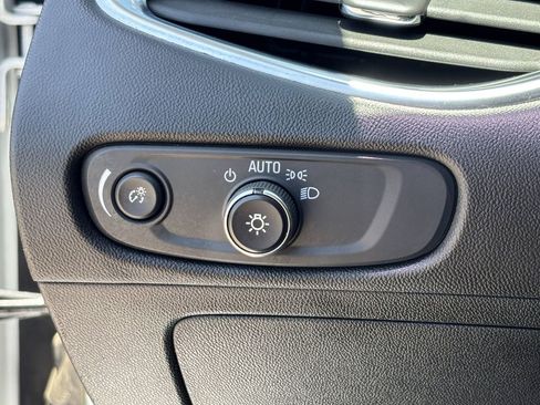 Used 2020 Chevrolet Malibu LT FWD image 29
