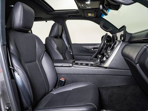 Used 2023 Lexus LX 600 4WD w/ Appearance Package image 16