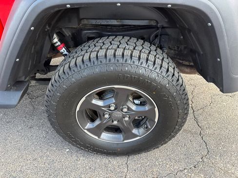 Used 2022 Jeep Gladiator Rubicon w/ Cold Weather Group AWD/4WD image 7
