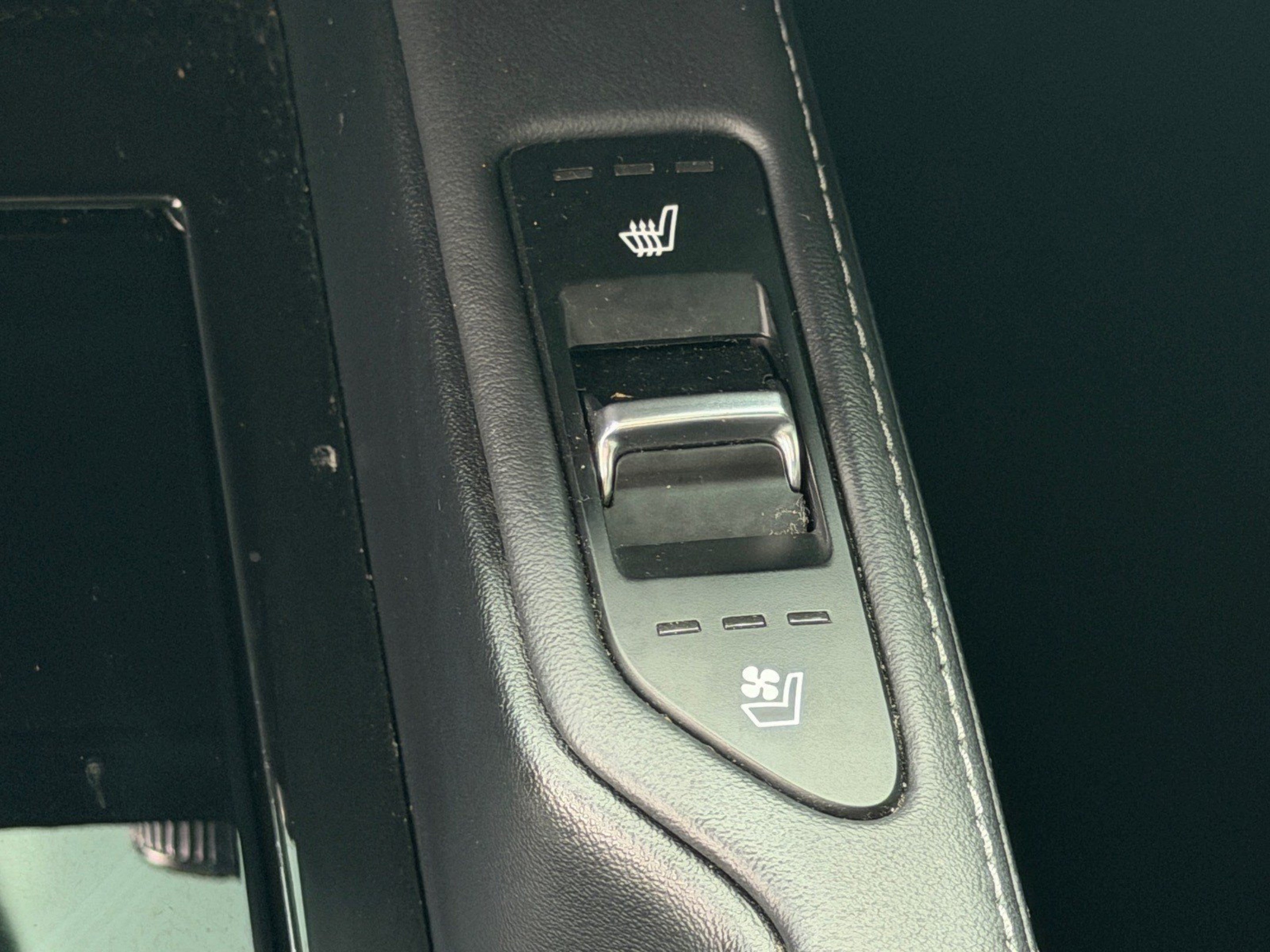 Certified 2022 Kia Telluride EX w/ EX Premium Package FWD image 28