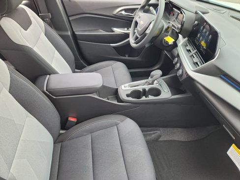 New 2026 Chevrolet Trax LS image 10
