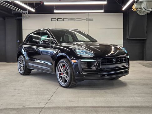 Certified 2026 Porsche Macan S AWD/4WD image 30