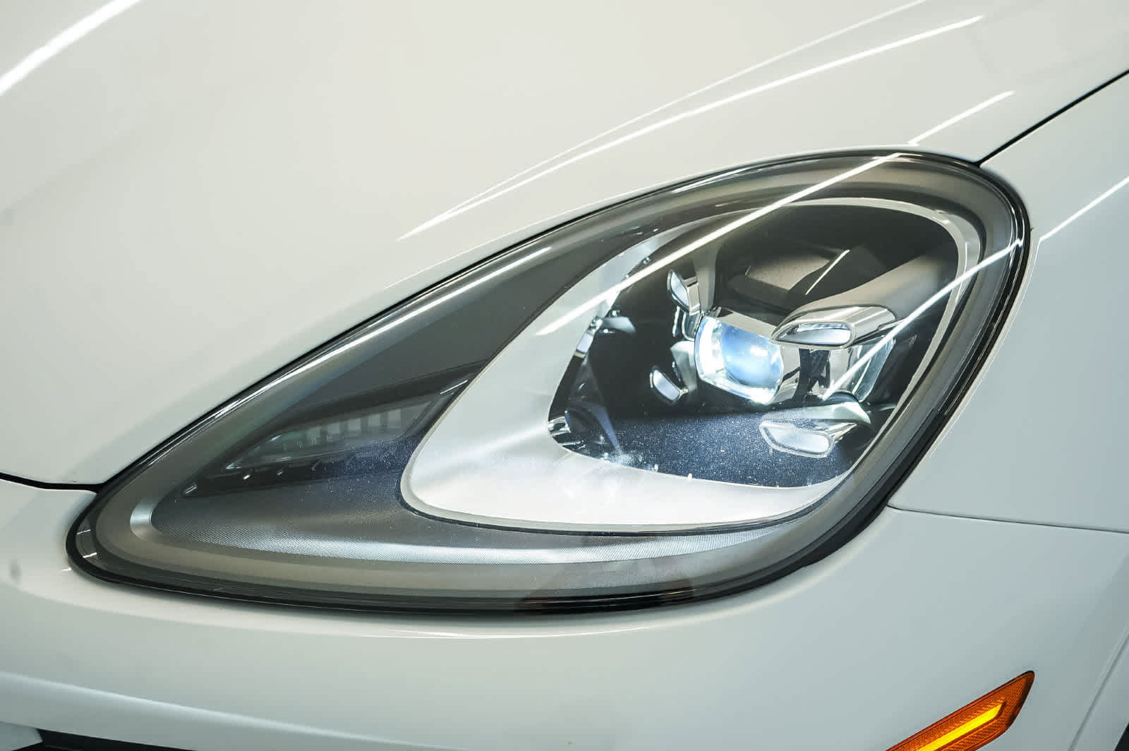 Certified 2023 Porsche Cayenne AWD/4WD image 15