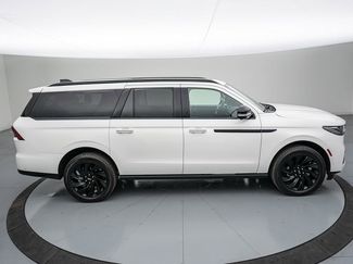 Used 2025 Lincoln Navigator L Reserve w/ Jet Appearance Package video 3