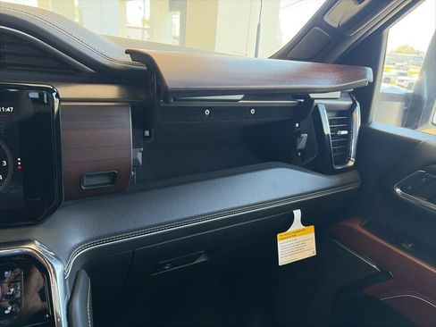 Used 2024 GMC Sierra 2500 Denali Ultimate AWD/4WD image 19