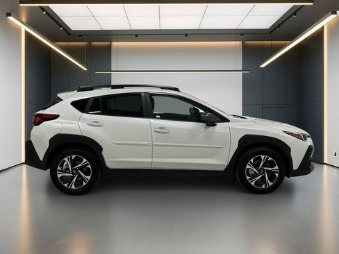 Used 2025 Subaru Crosstrek 2.5i Premium AWD/4WD image 7