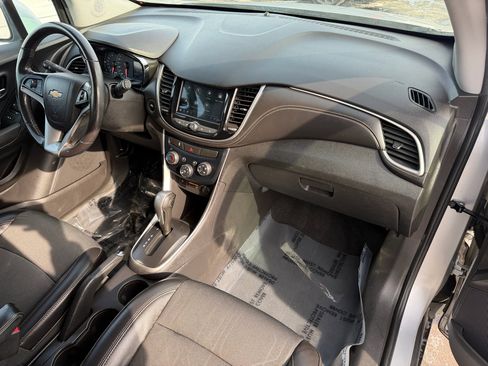 Used 2019 Chevrolet Trax LT w/ Driver Confidence Package image 51
