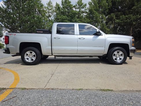 Used 2015 Chevrolet Silverado 1500 LT AWD/4WD image 3