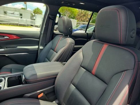 Used 2024 Chevrolet Traverse RS AWD/4WD image 20