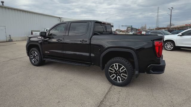 Used 2024 GMC Sierra 1500 AT4 w/ Technology Package AWD/4WD image 11