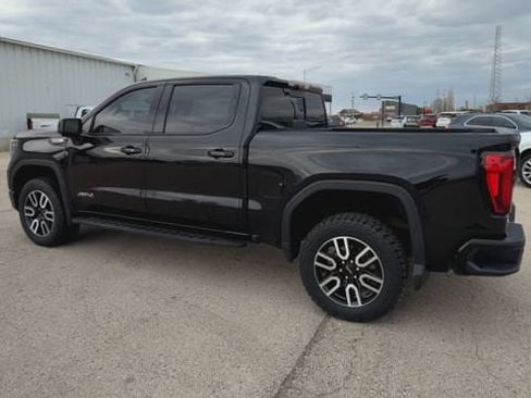 Used 2024 GMC Sierra 1500 AT4 w/ Technology Package AWD/4WD image 11