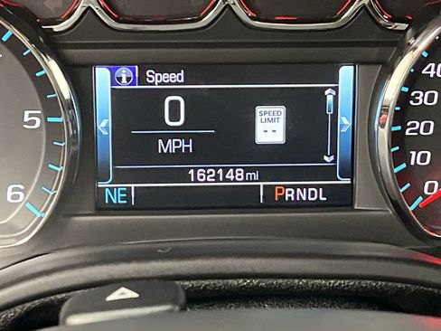 Used 2020 GMC Yukon XL SLT w/ Premium Edition image 18