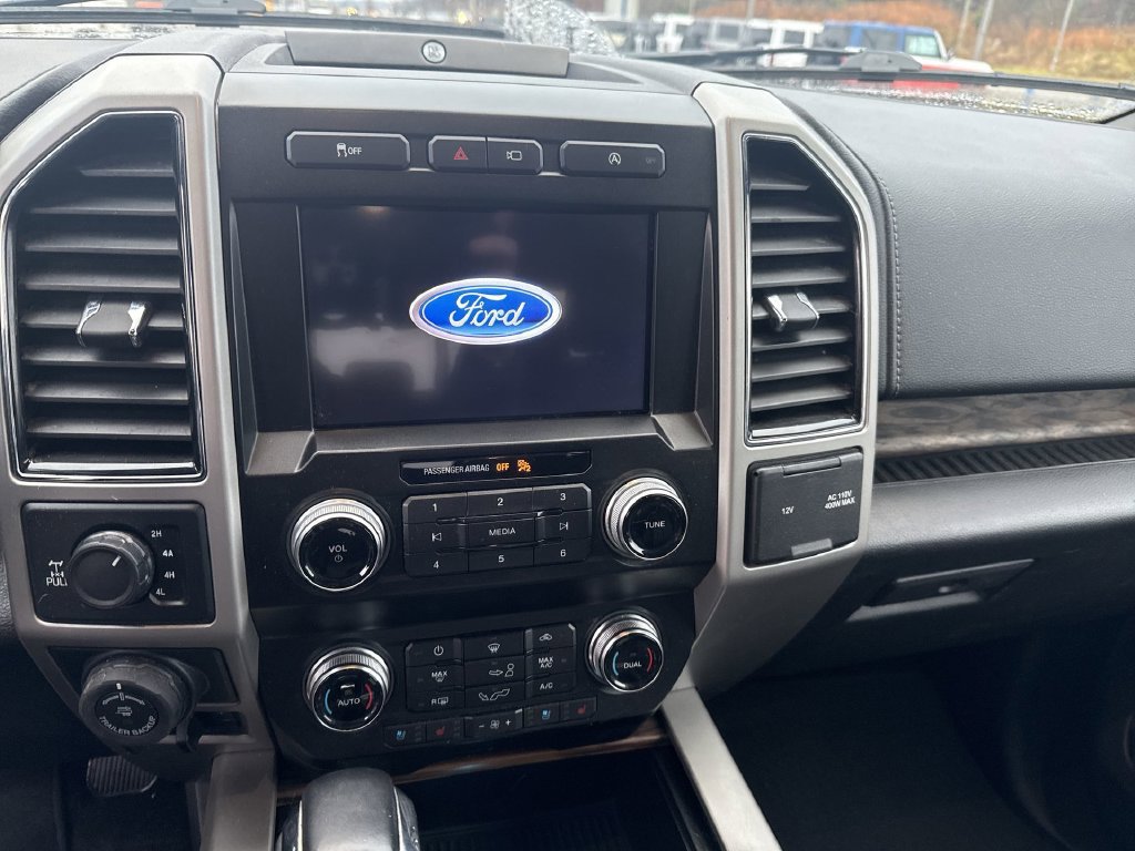 Used 2019 Ford F150 Lariat w/ Equipment Group 502A Luxury AWD/4WD image 12