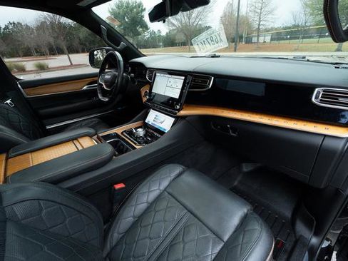 Used 2022 Jeep Grand Wagoneer Series III w/ Rear Seat Video Group 1 image 27