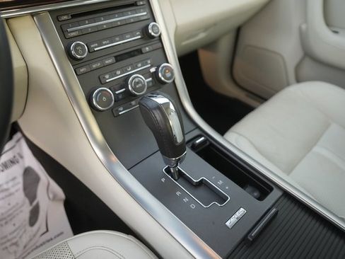 Used 2009 Lincoln MKS image 27