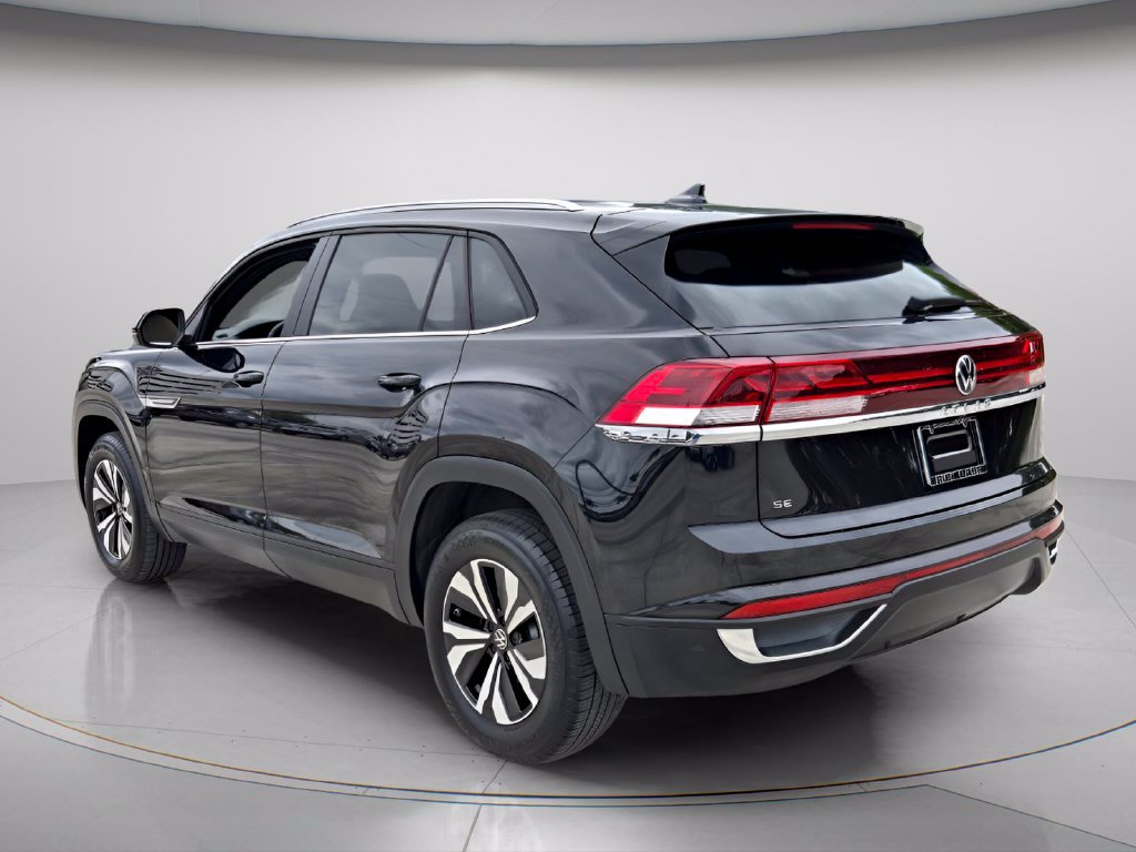 Certified 2024 Volkswagen Atlas Cross Sport SE FWD image 4