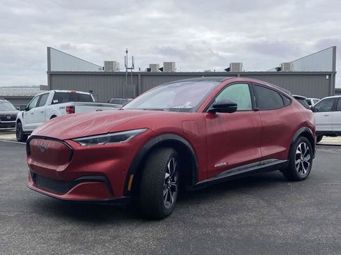 Used 2021 Ford Mustang Mach-E Premium image 8