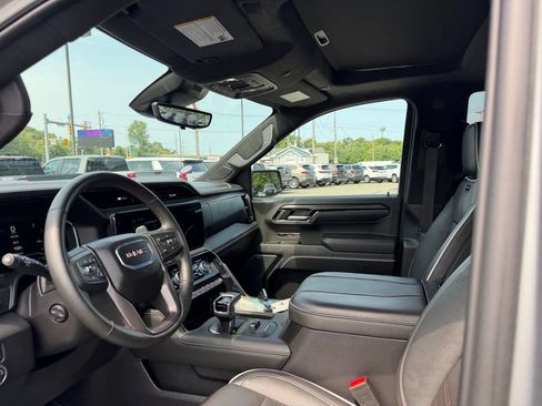Used 2025 GMC Sierra 1500 AT4X AWD/4WD image 18