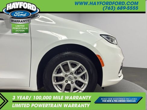 Used 2022 Chrysler Pacifica Touring-L FWD image 23