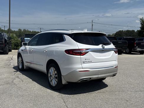 Used 2020 Buick Enclave Essence w/ Sound and Sites Package image 5