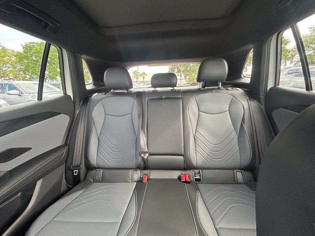 New 2026 Volkswagen Tiguan SE R-Line FWD image 13