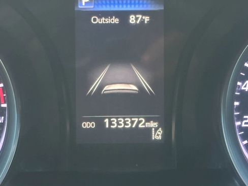 Used 2018 Toyota Camry LE FWD image 24